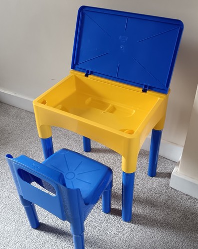 Kids desk and chair with