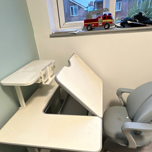 Adjustable kids study